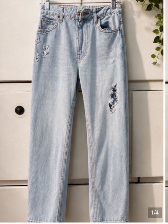 Zara Denim - Light Wash Women's Distressed Straight Jeans